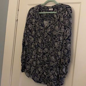 Blue and white floral blouse size 2X